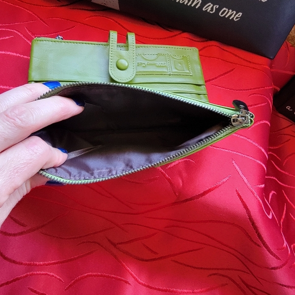 Leather Wallet. Light olive green color - Picture 5 of 16